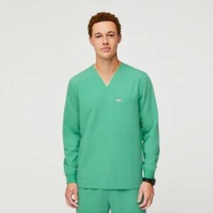 FIGS Surgical Green Chisec™ - Longsleeve Scrub Top - size XS